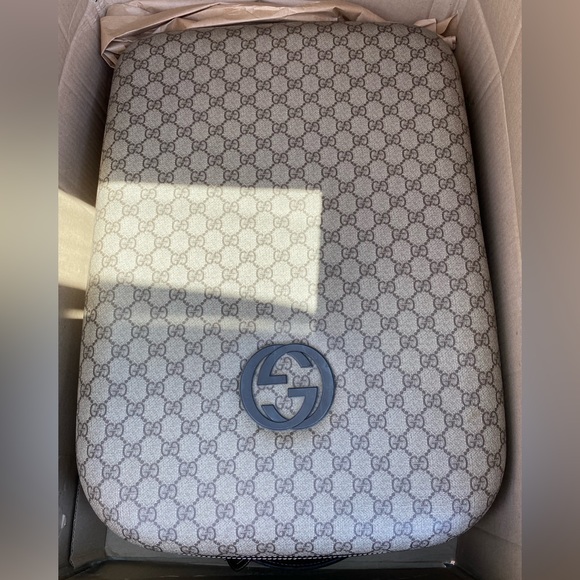 Gucci small rolling carry on size 20. - Picture 3 of 14